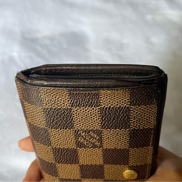 Authentic LV Damier Ebene snap wallet - Picture 16 of 17